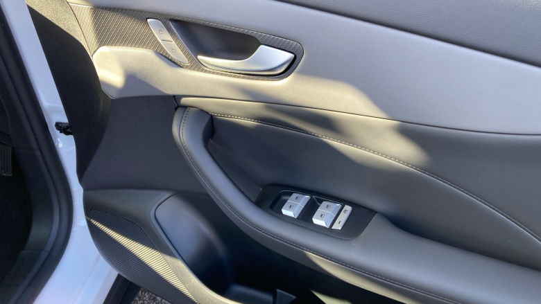 MG MGS5 170kW Trophy EV Long Range 64kWh 5dr Auto Electric Estate